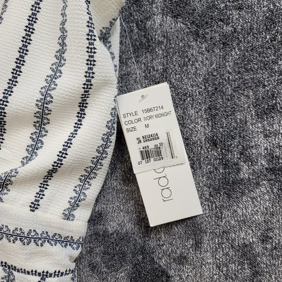 NEW! Rad. clothing v-neck sleeveless romper dress ivory/midnight Size Medium - Picture 6 of 10